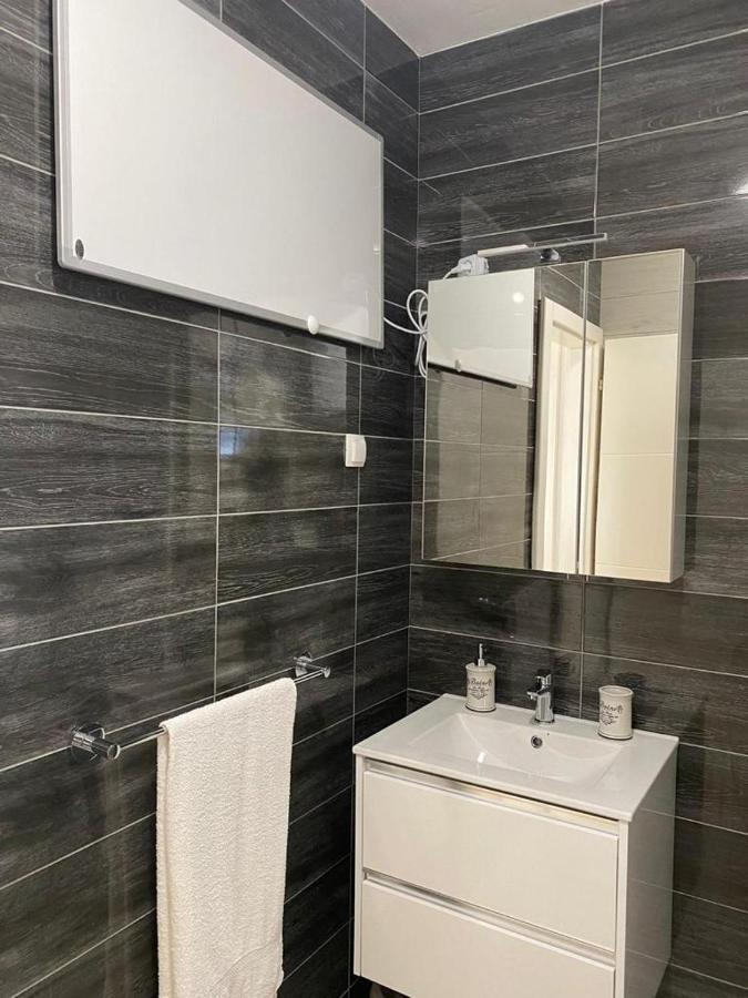 Adria-Appartment-Island-Vir #Sea #Beach #Wifi #Privateparking #Netflix Екстериор снимка
